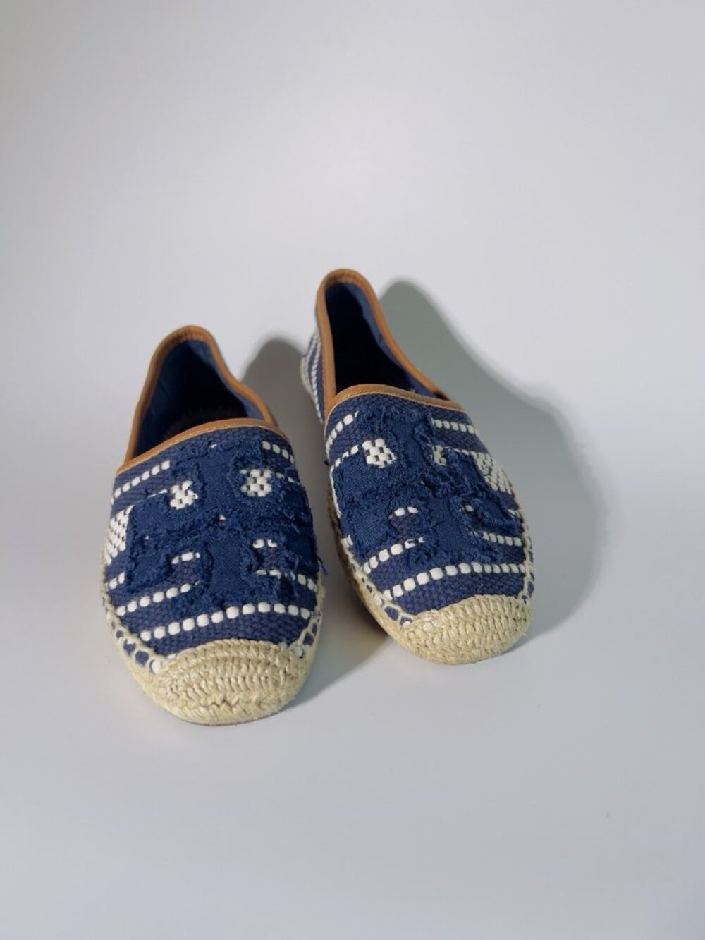 Tory Burch Ines Espadrille Flats Blue Canvas Logo Size 6 No Box - Picture 3 of 12